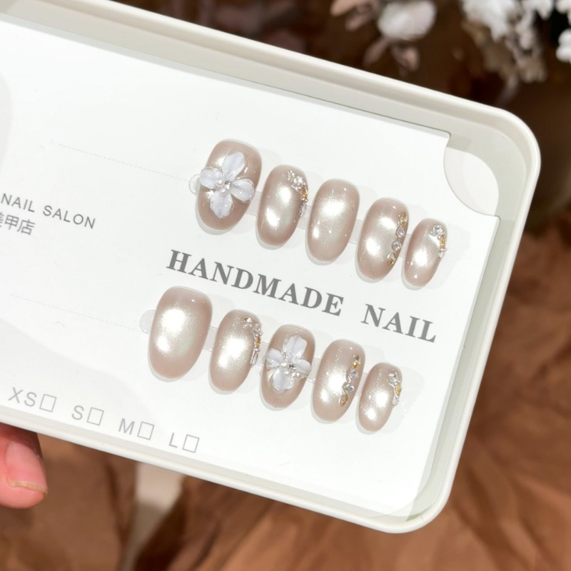 Unghie Finte Artigianali Press - Nail Art Cat Eye Simple recensione e prezzo